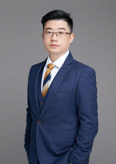 韦康堡解雇总经理，俱乐部重组